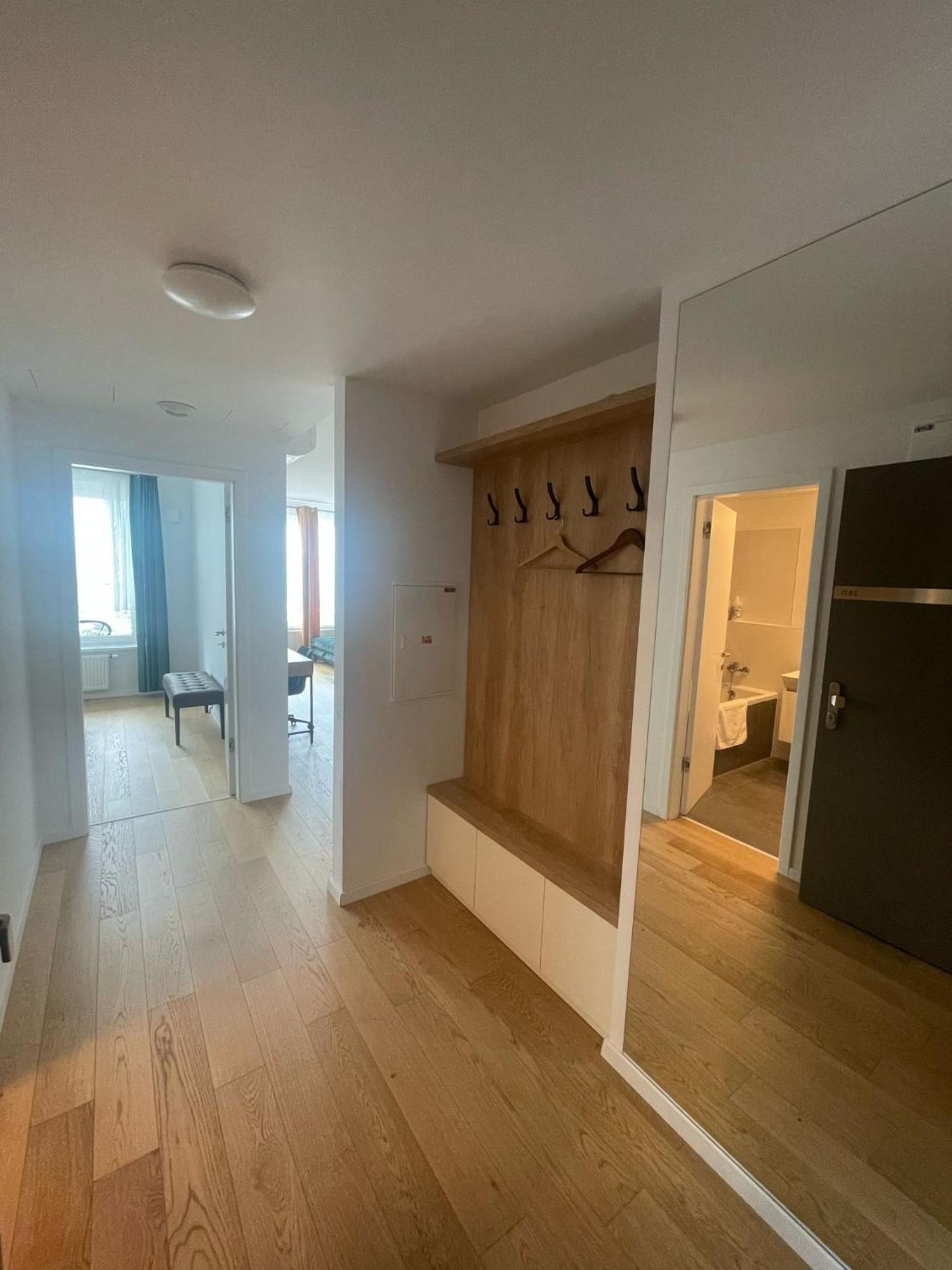 New Downtown Apartment Couple Minute From The Old Town براتسيلافا المظهر الخارجي الصورة
