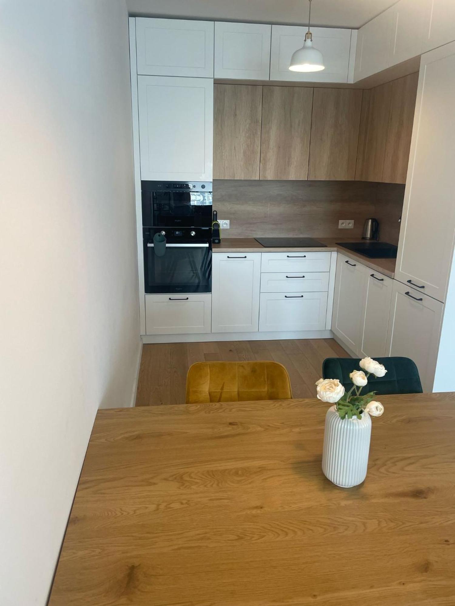New Downtown Apartment Couple Minute From The Old Town براتسيلافا المظهر الخارجي الصورة